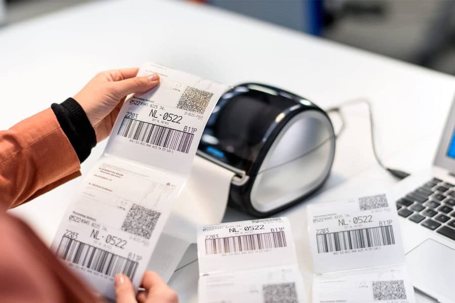 Versandetiketten drucken: Etiketten aus dem Drucker